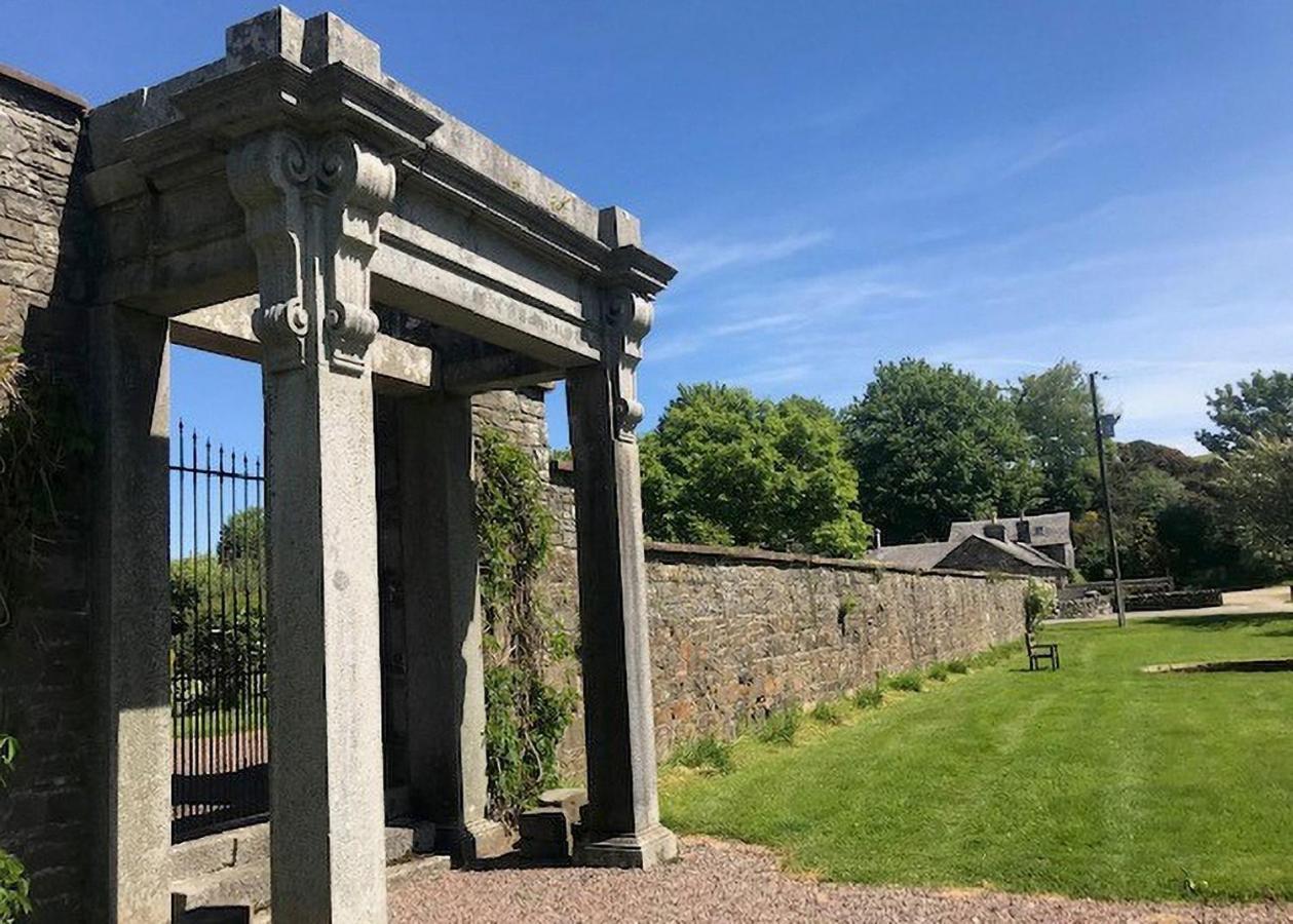 Queenshill Lodges Bridge of Dee Exterior photo